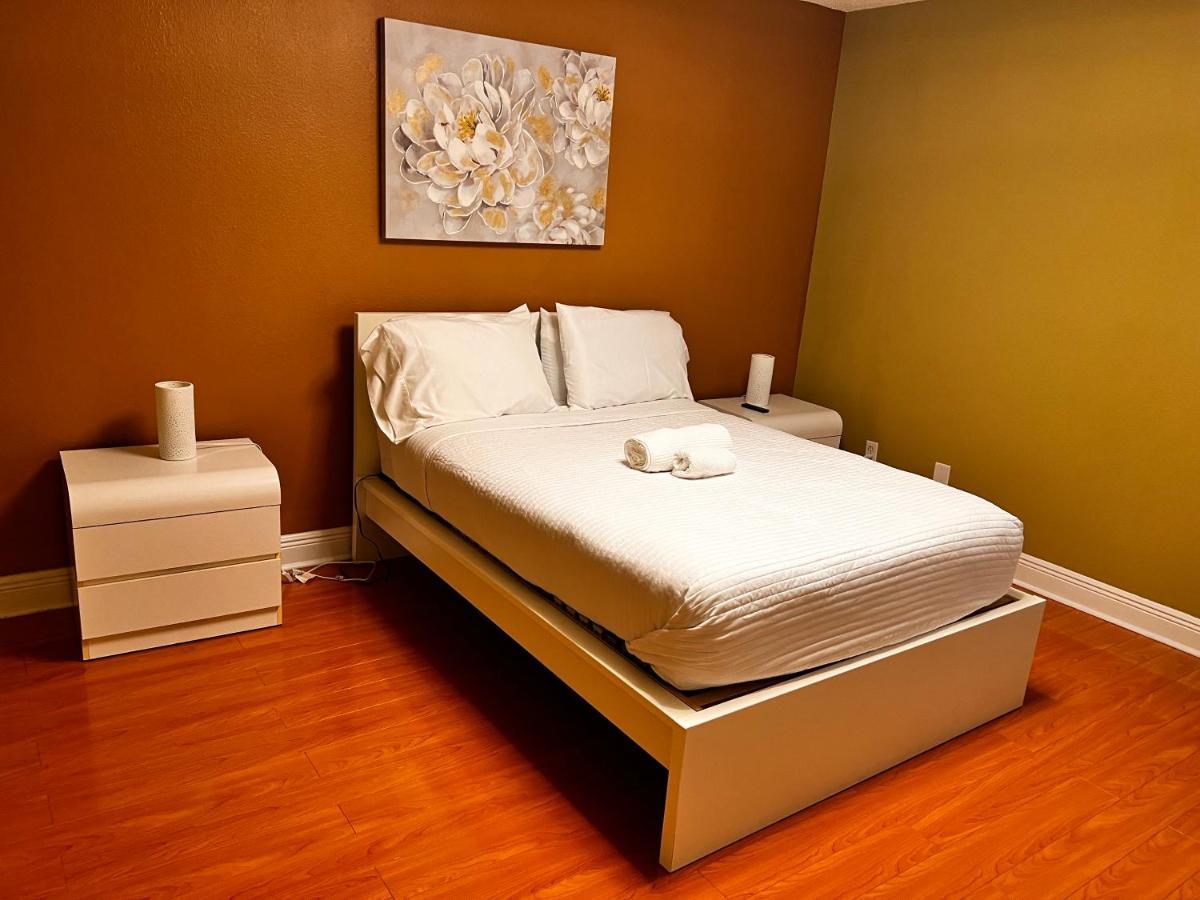 Spotless Guest Room With Shared Bathroom Orlando Exterior photo